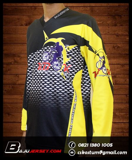 model baju sepeda